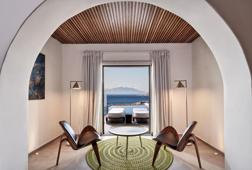Myconian Naia Luxury Suites, Міконос (острів) ціни
