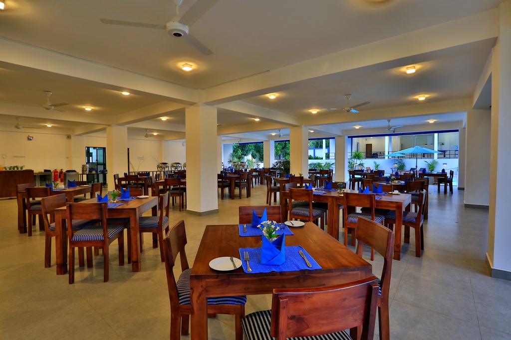 Горящие туры в отель The Blue Wave Аругам-Бей Шри-Ланка