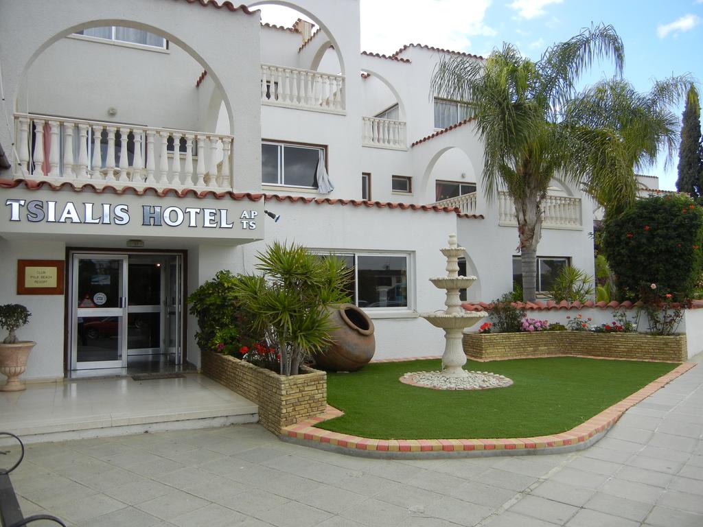 Гарячі тури в готель Tsialis Hotel Apartments Ларнака Кіпр