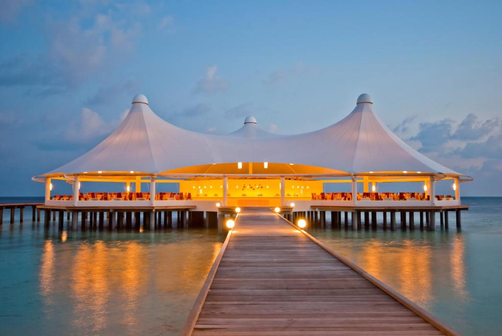 Hotel rest Safari Island Resort Ari & Razd Atoll