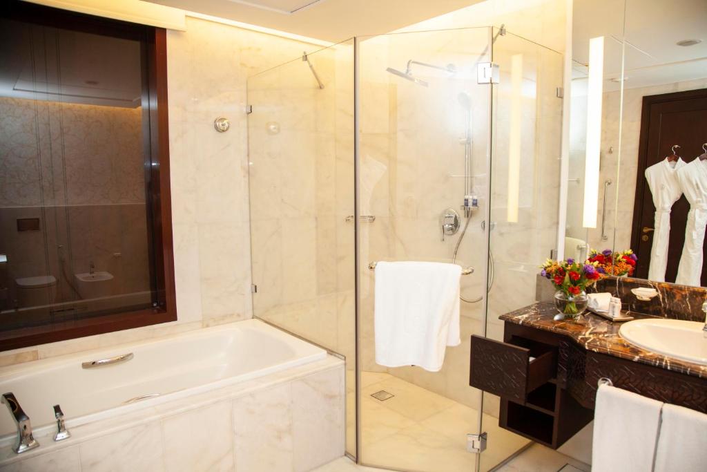 Bab Al Qasr Hotel, Абу-Даби цены