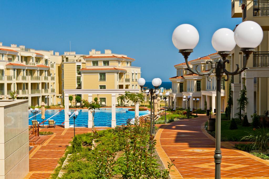 Черноморец Flores Garden Apartments