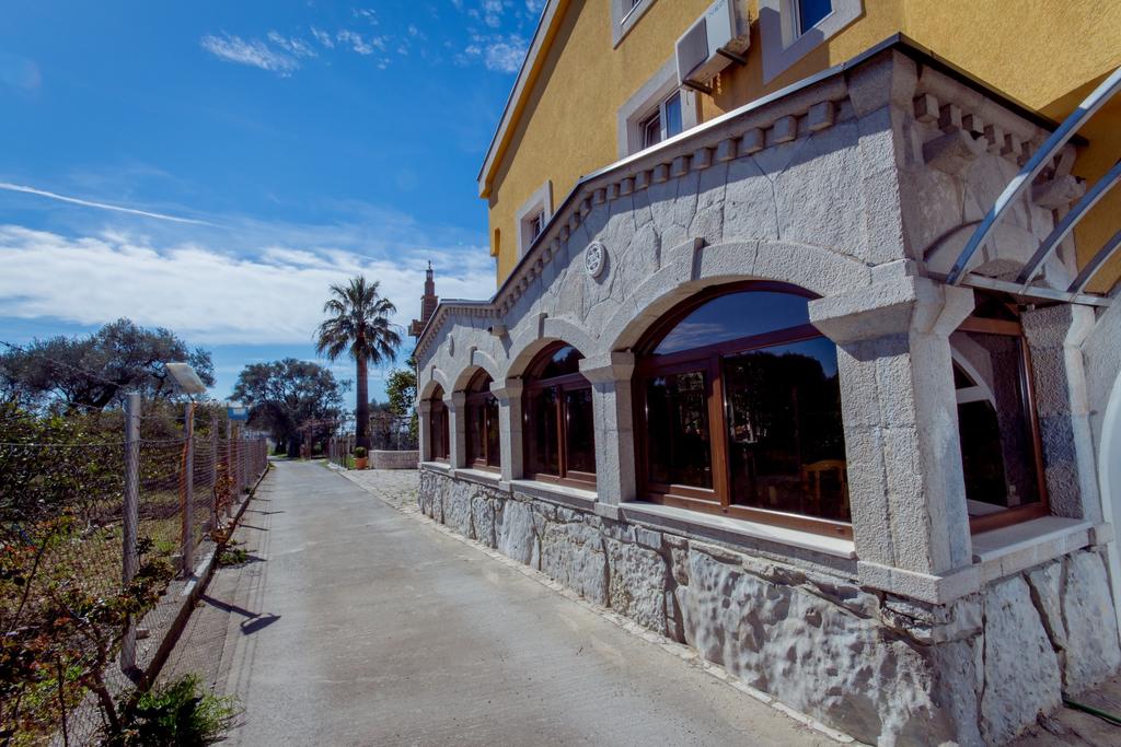 Hotel Pharos, Montenegro, Bar, tours, photos and reviews