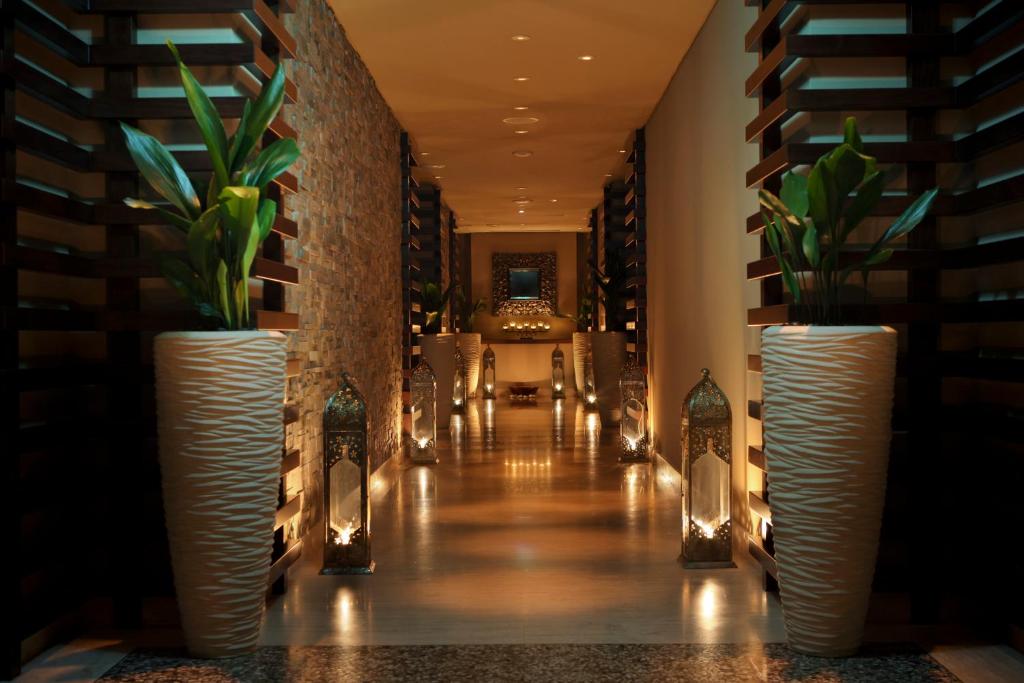 Фото отеля Grand Millenium Al Wahda Hotel