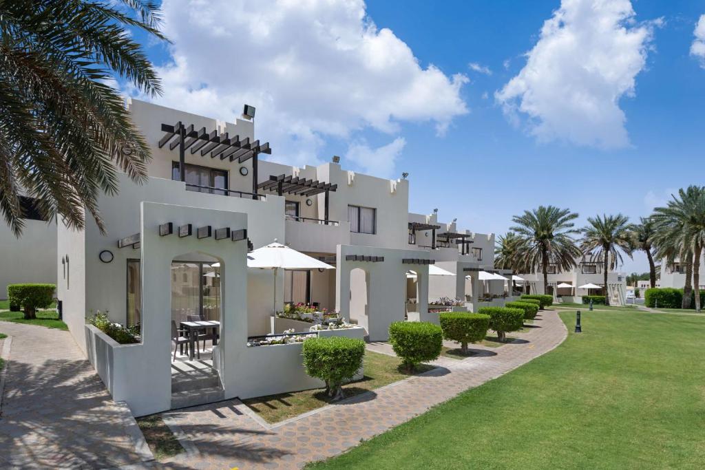 Цены, Radisson Blu Hotel & Resort, Al Ain
