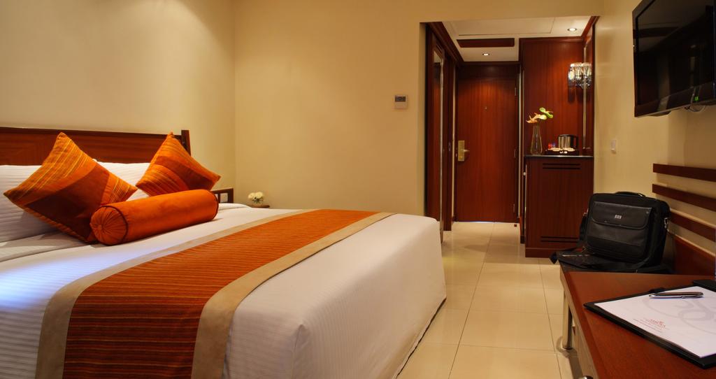 Отель, Panafric Hotel