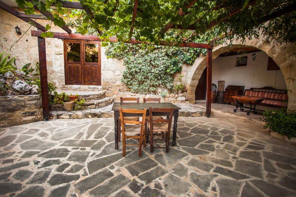 Гарячі тури в готель Vasilias Nikoklis Inn Agrotourism