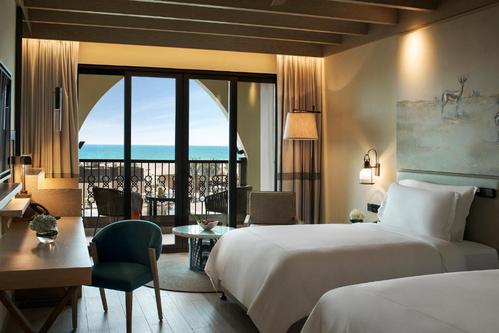 Горящие туры в отель Saadiyat Rotana Resort & Villas Абу-Даби ОАЭ