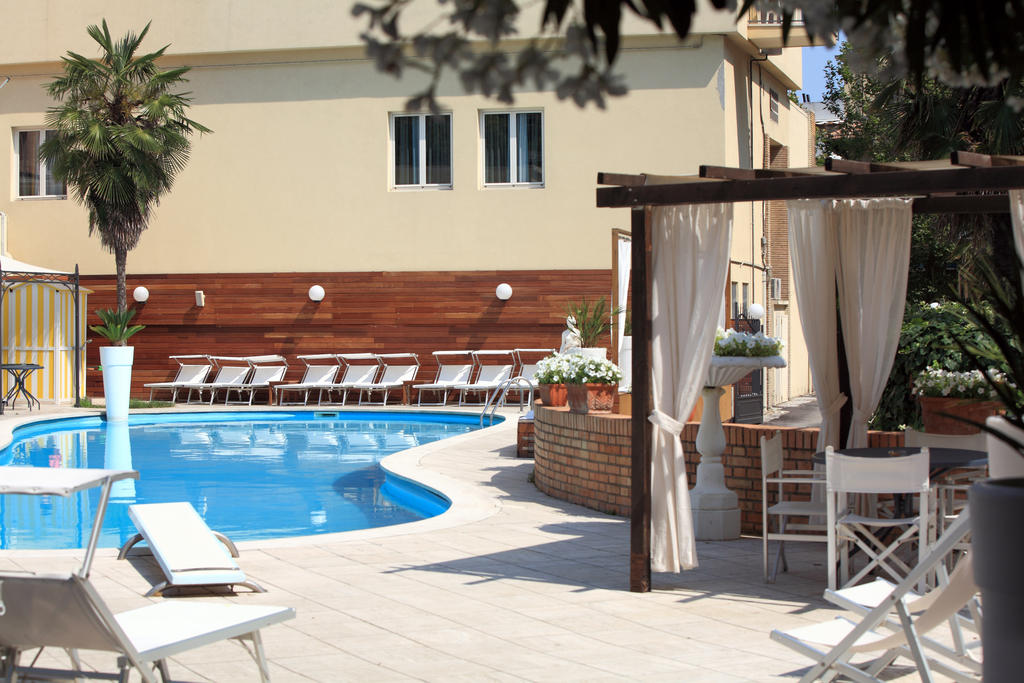 Wakacje hotelowe Hotel Villa Adriatica Rimini