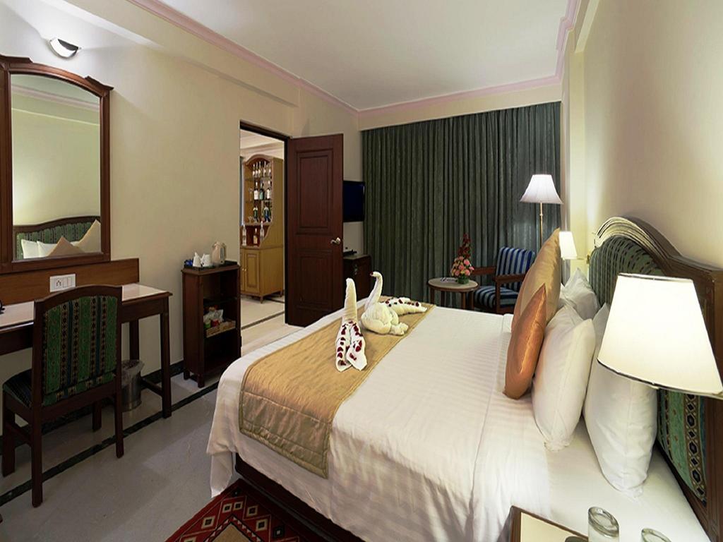 Radha Regent - A Sarovar Hotel, Chennai, Ченнаї ціни