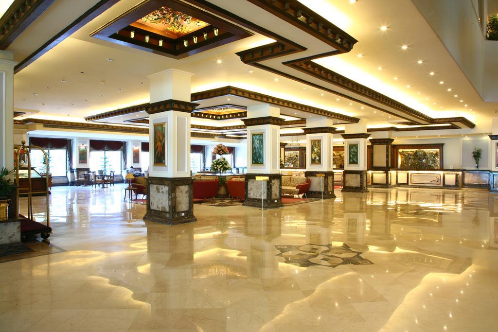Отель, The Suryaa New Delhi (Crowne Plaza)