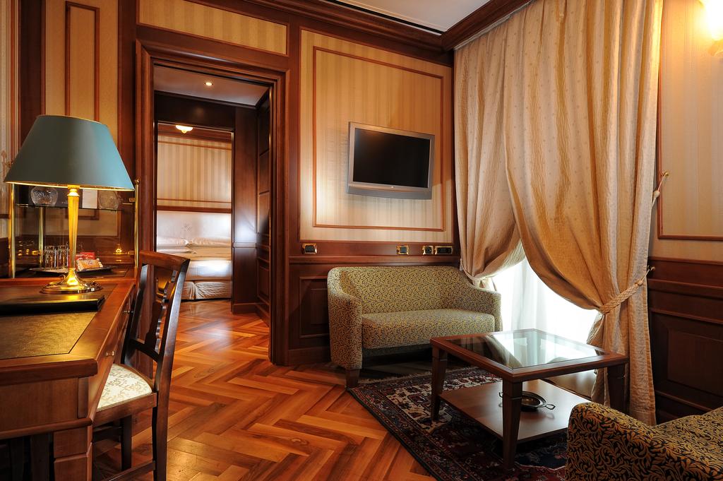 Manzoni Hotel Milan, Италия