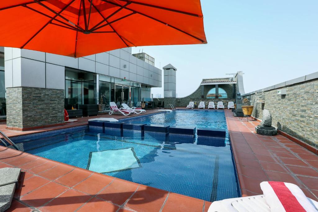 Royal Grand Suite Hotel Sharjah photos and reviews