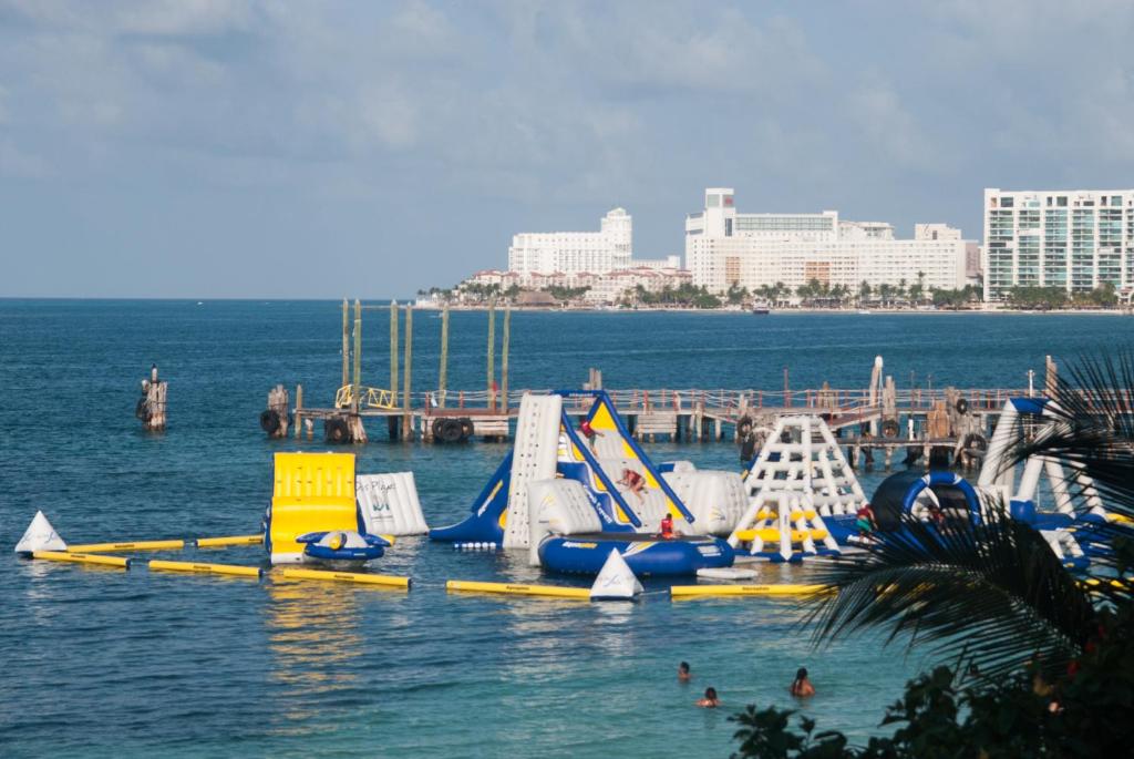 Отзывы гостей отеля Hotel Dos Playas Faranda Cancún (ex. Celuisma Dos Playas Cancun)