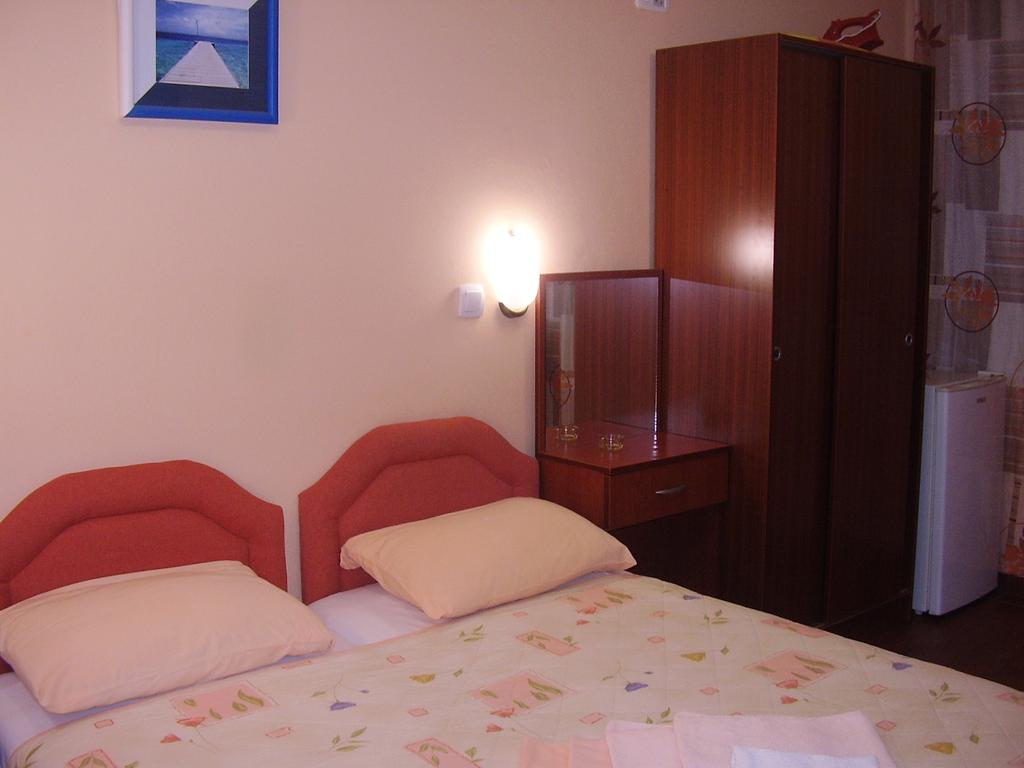 Hotel rest Pod Lozom Petrovac Montenegro