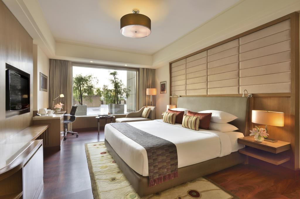 Hotel guest reviews Radisson Blu Hotel Indore