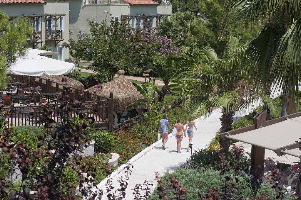 Recenzje turystów Crystal Flora Beach Resort
