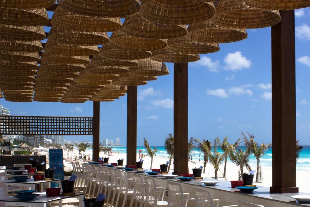 Отдых в отеле Live Aqua Beach Resort Cancun