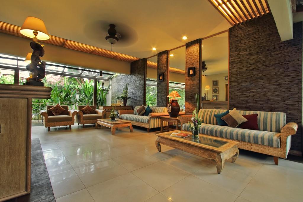 Відпочинок в готелі Pondok Sari Кута Індонезія