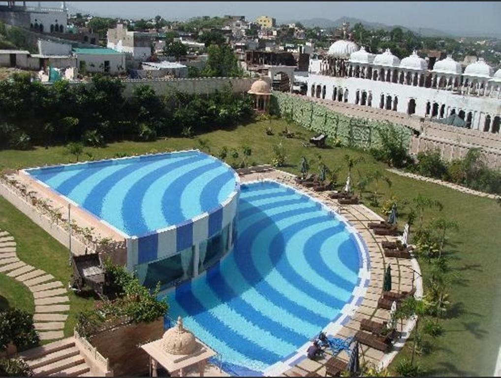 Цены в отеле Radisson Blu Udaipur Palace Resort & Spa (ex. Sheraton Udaipur Palace Resort and Spa)