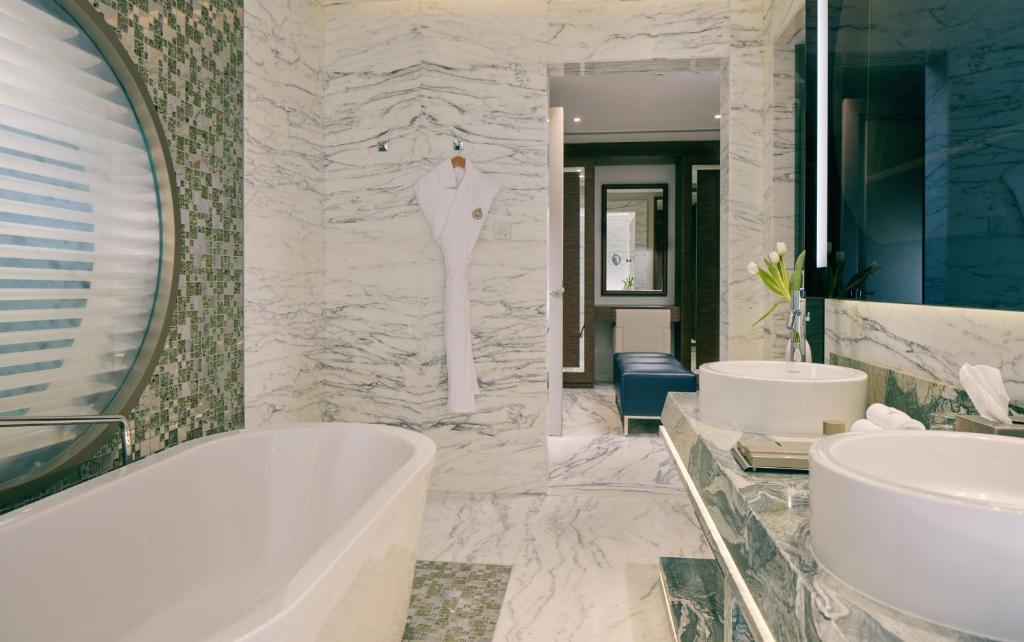 Горящие туры в отель Royal M Hotel & Resort Abu Dhabi Абу-Даби