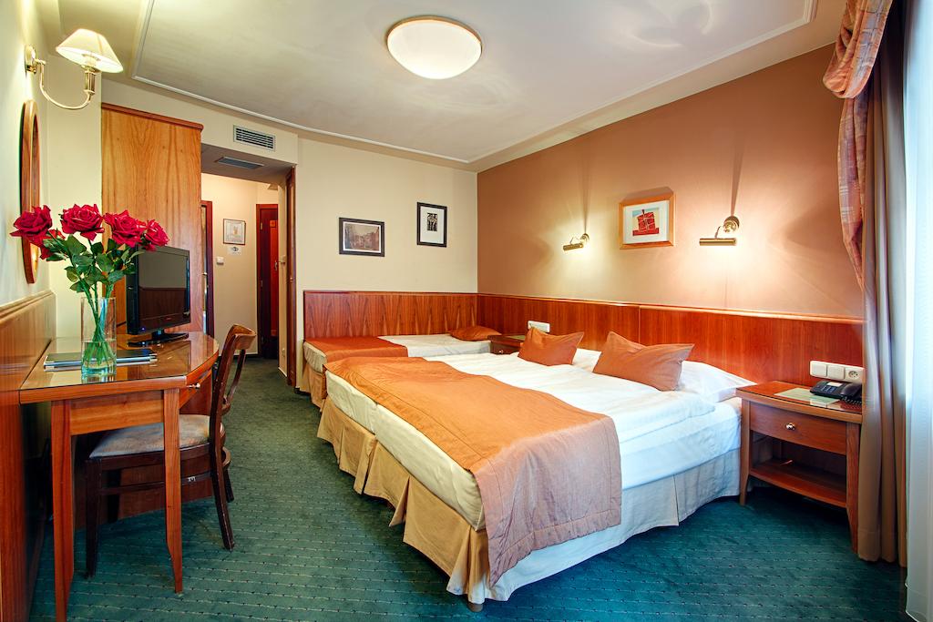 Hot tours in Hotel Hotel Clementin
