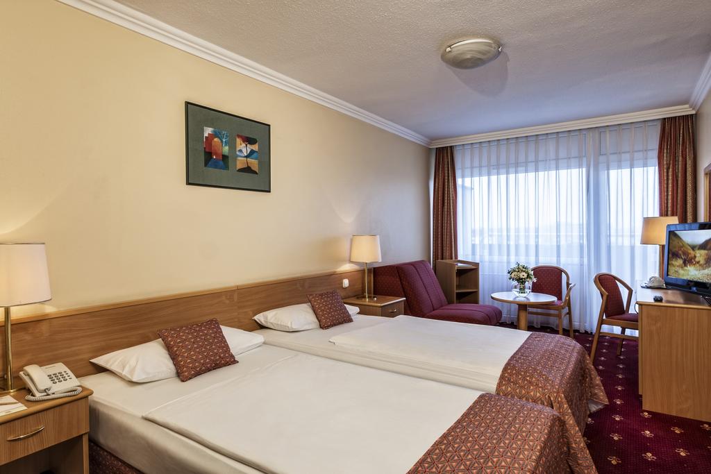 Отель, Danubius Hotel Arena