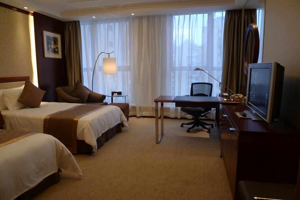 Відпочинок в готелі Central Hotel Shanghai Шанхай