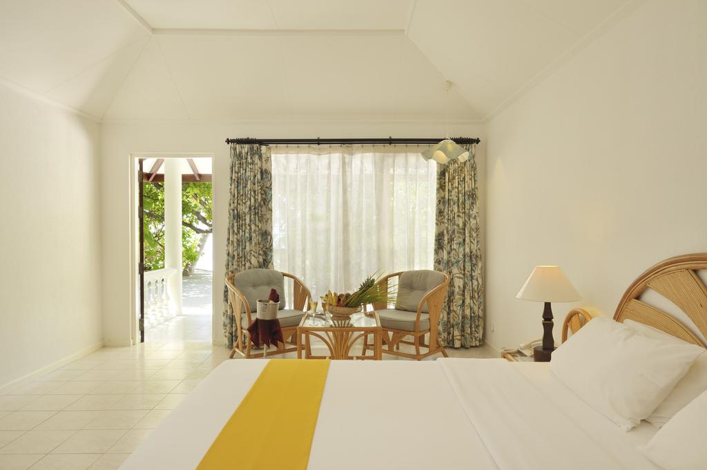 Туры в отель Holiday Island Resort & Spa Ари & Расду Атоллы Мальдивы
