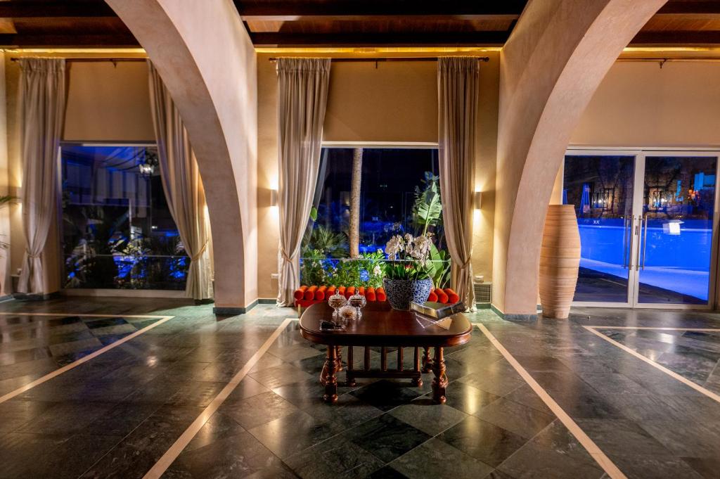 Відпочинок в готелі Aquila Elounda Village Resort, Suites & Spa Лассіті Греція