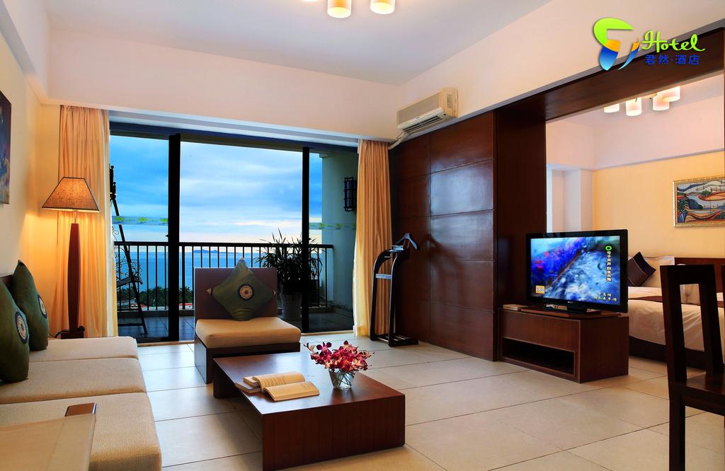 J-Hotel (ex. Yuhai International Resort Apartment Spa, Azure Resort Sanya, Azure Resort), Санья