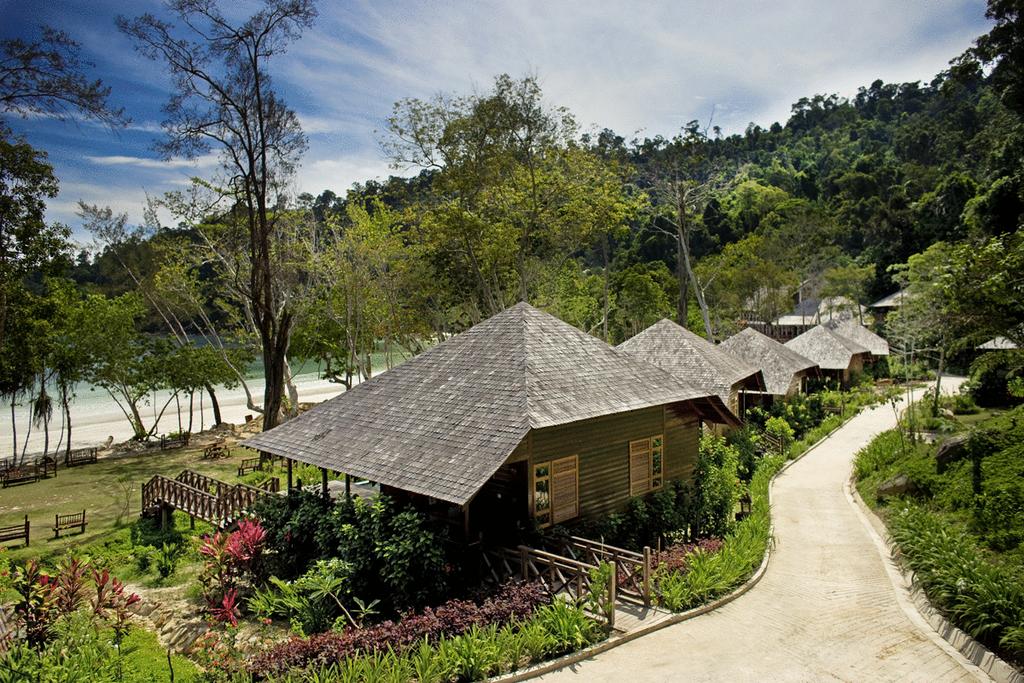 Hotel rest Bunga Raya Island Resort