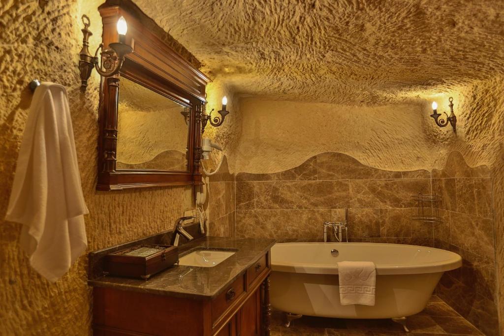 Tours to the hotel Acropolis Cave Suite