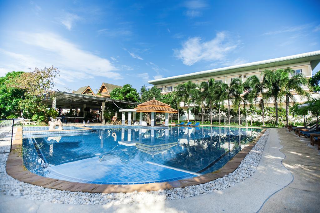 Chalong Beach Hotel & Spa, 4