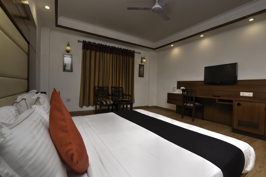 Горящие туры в отель Anila Hotels (Naraina) Дели Индия