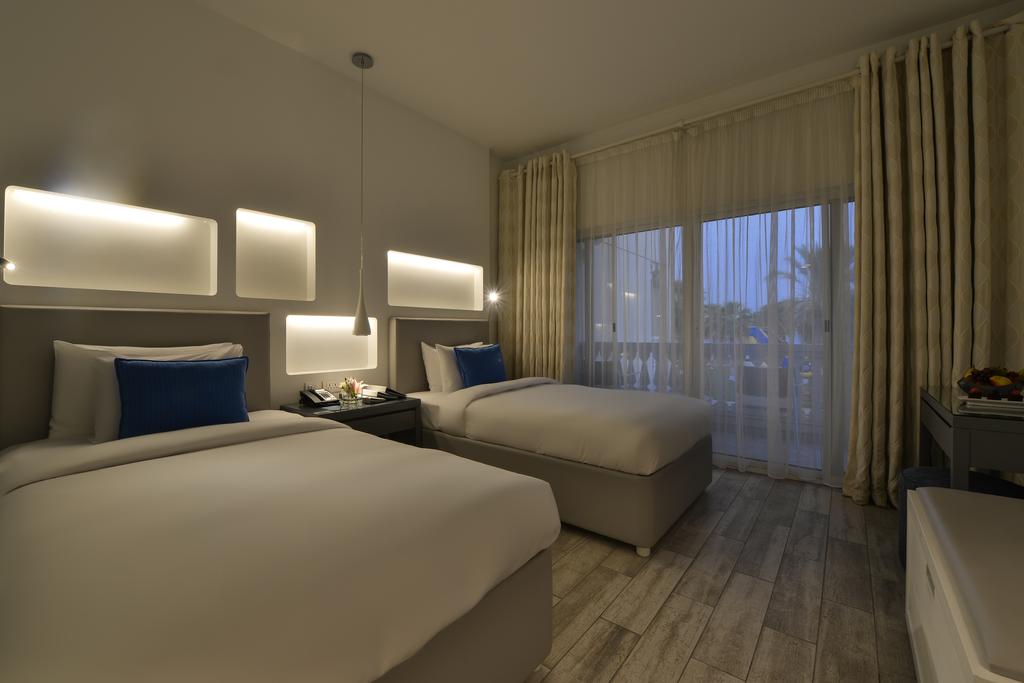 Горящие туры в отель Sealine Beach Resort Доха (пляж)