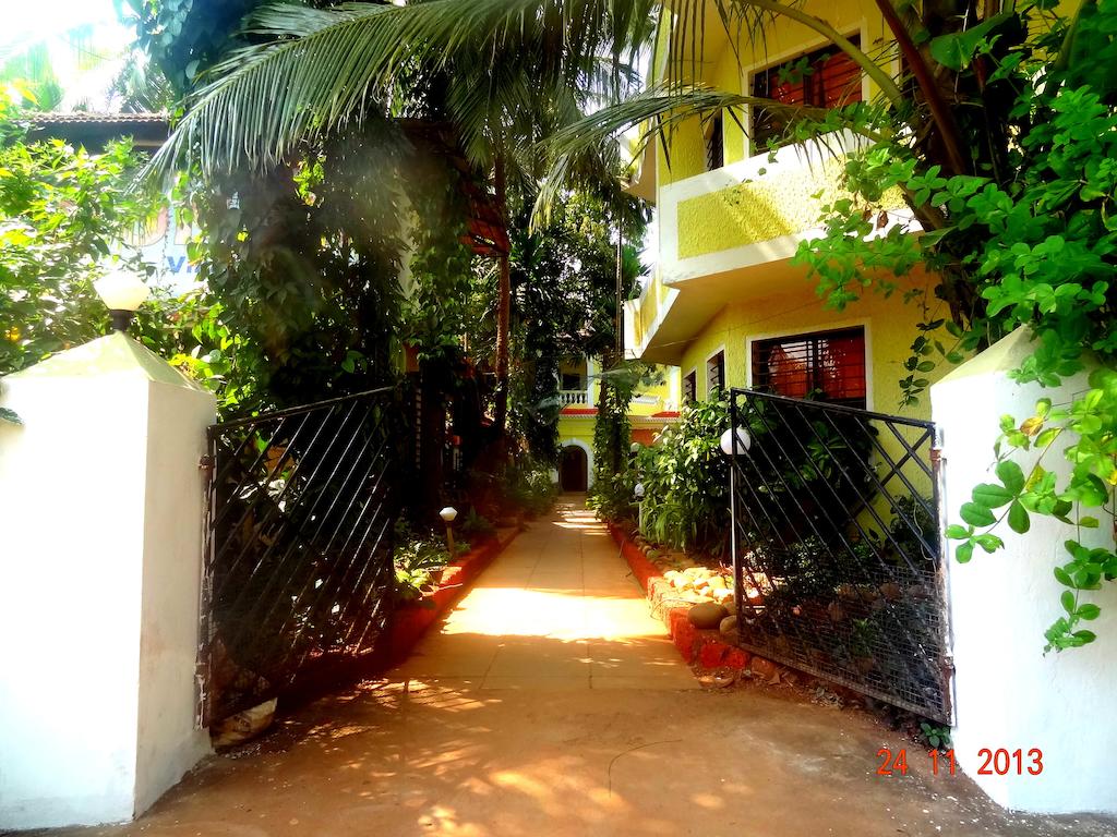 Тури в готель Poonam Village Resort Анжуна Індія