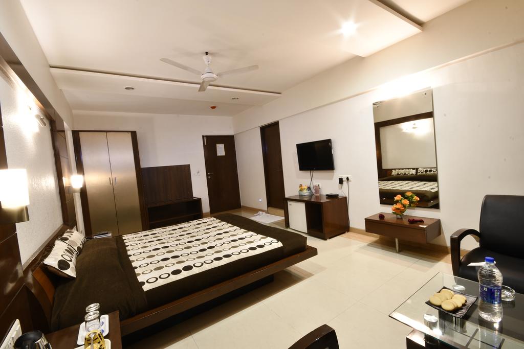 Platinum Residency Hotel, Ахмадабад, фотографии туров