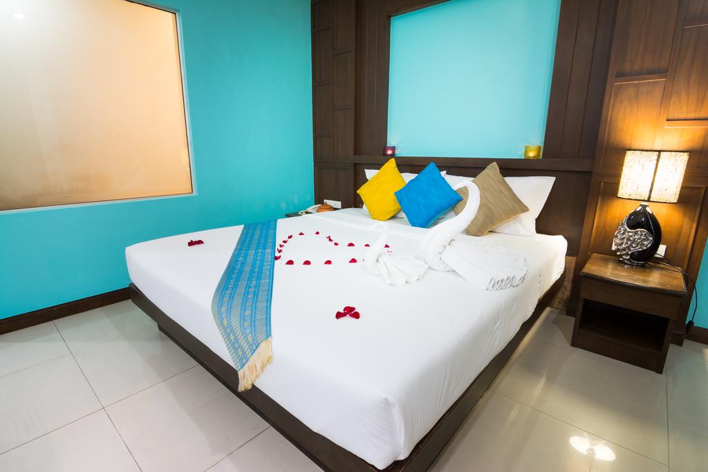 Azure Inn (ex. Tuana Yk Patong) Таиланд цены