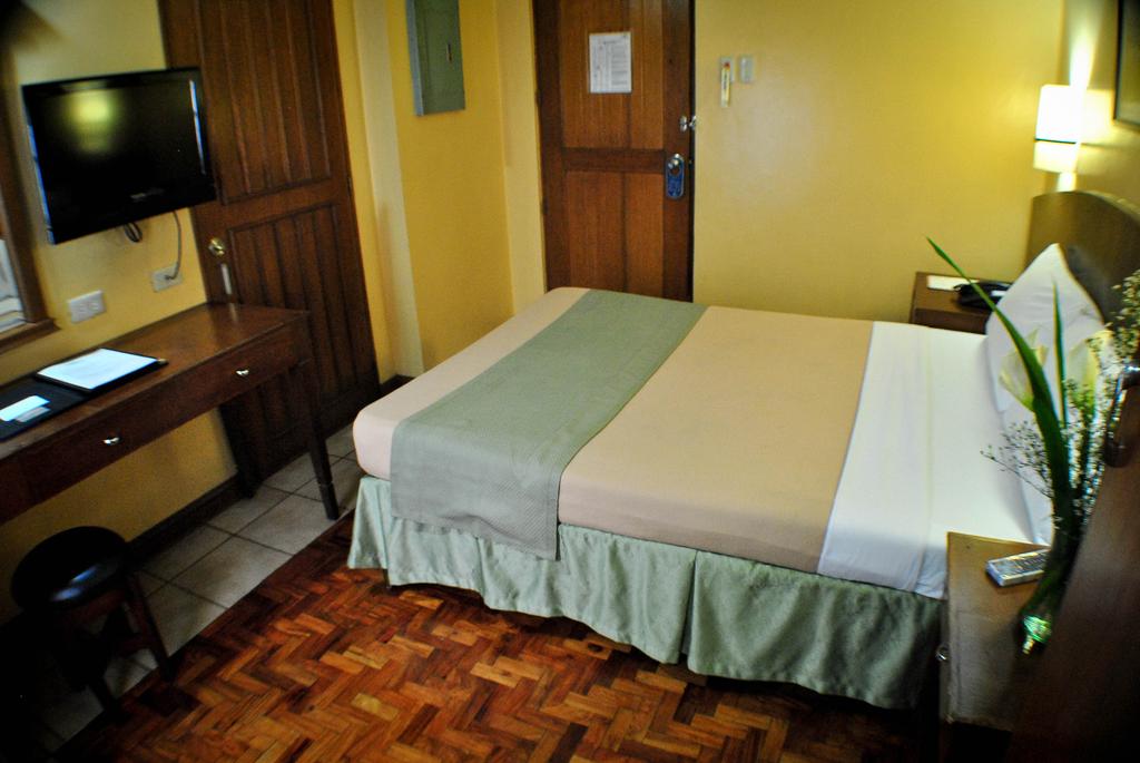 Филиппины Fersal Hotel Manila