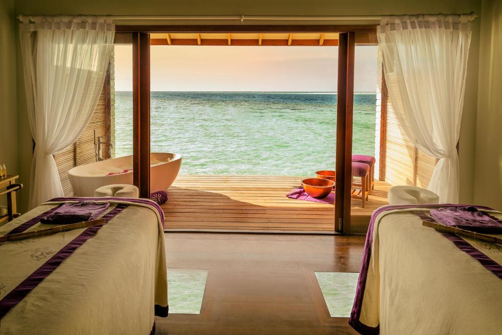 Готель, Лавіані Атол, Мальдіви, Hurawalhi Island Resort