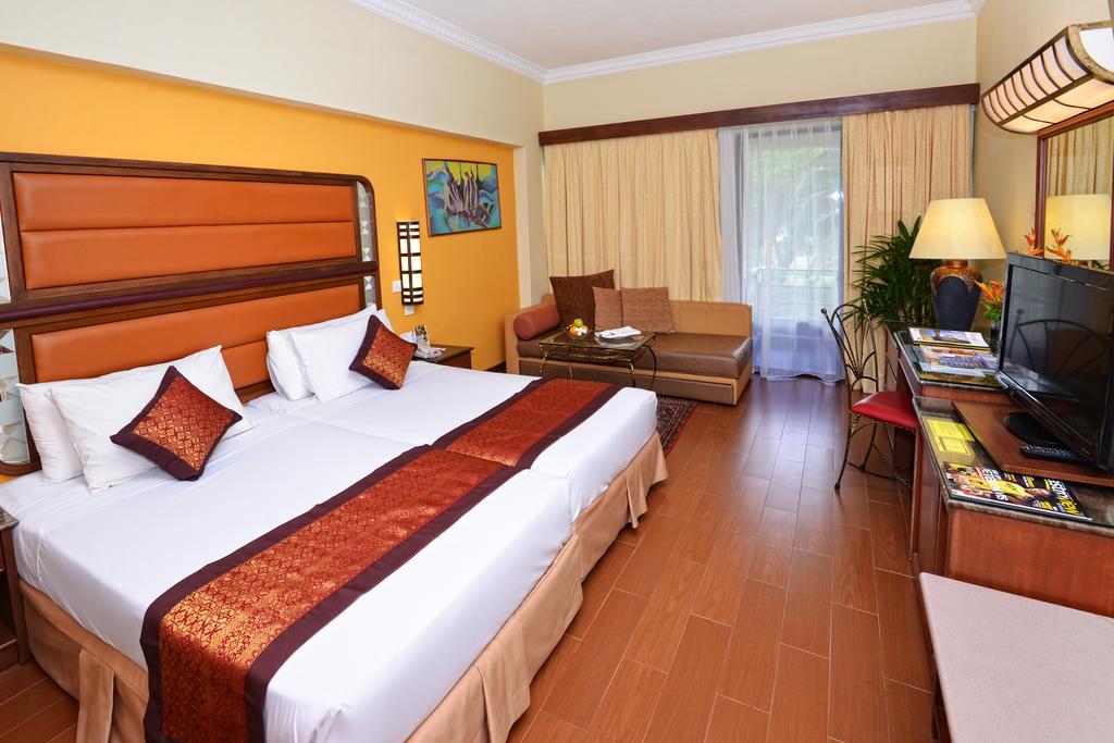 Цены в отеле Holiday Villa Beach Resort & Spa Langkawi