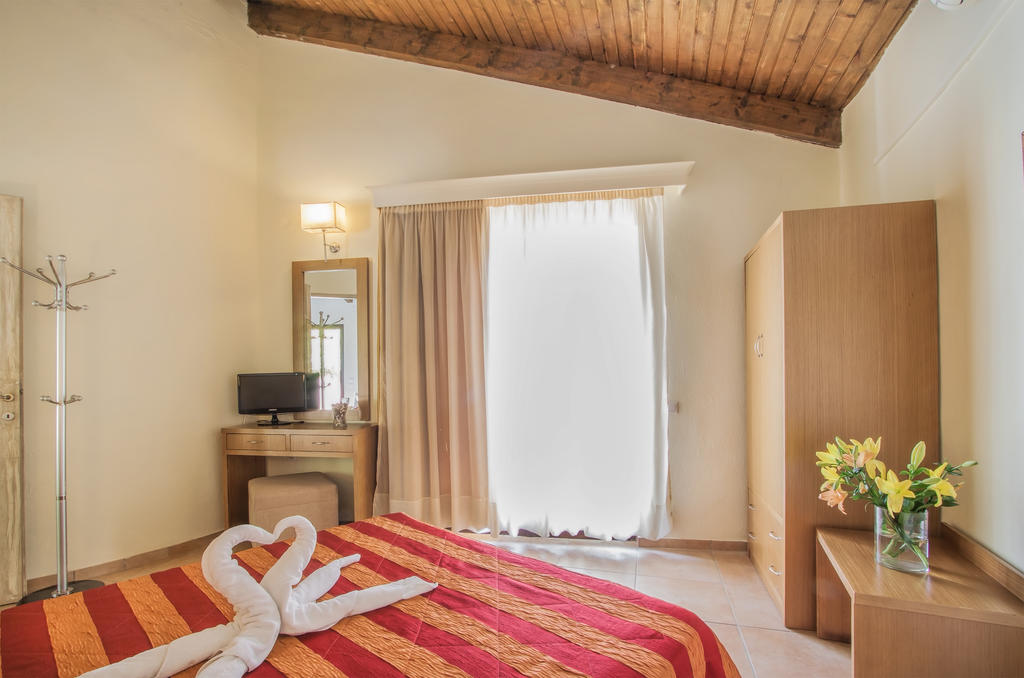 Цены в отеле Skopelos Holidays Hotel & Spa