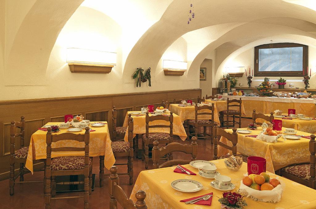 Отдых в отеле Pinzolo Dolomiti Пинцоло Италия