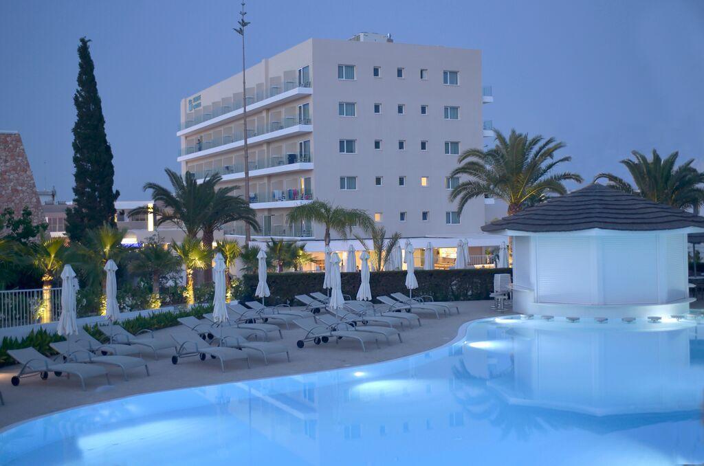 Sunrise Gardens (ex. Sandra Hotel Apartments), Кипр, Протарас, туры, фото и отзывы