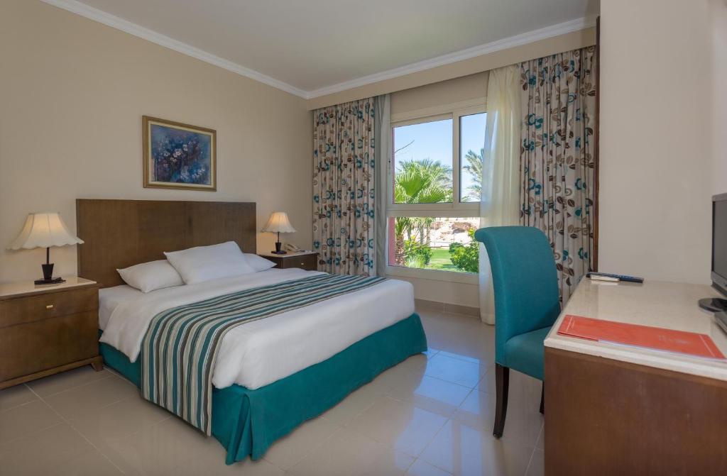 Цены в отеле Aurora Bay Beach Resort