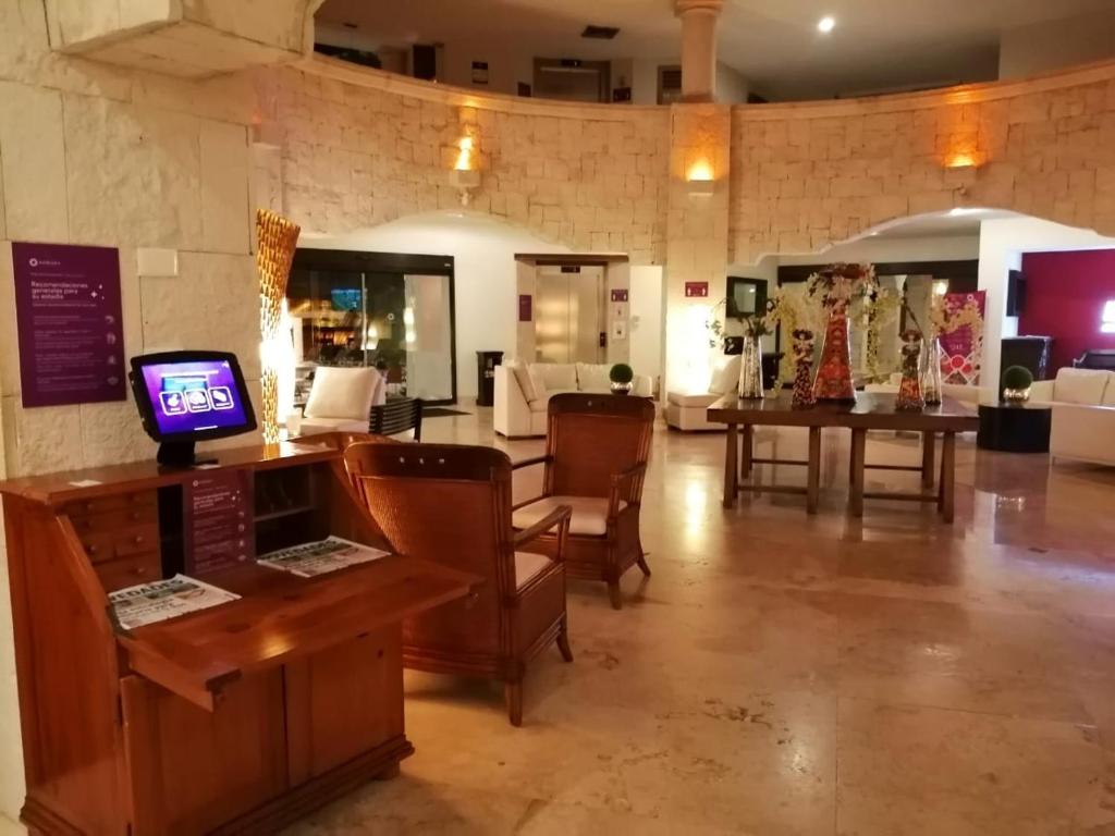 Горящие туры в отель Adhara Hacienda Cancun Канкун