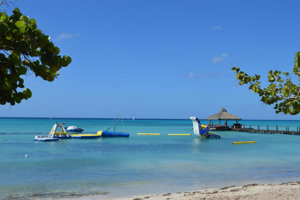 Горящие туры в отель Cadaques Caribe Resort & Villas