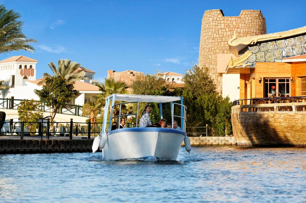 Pickalbatros Dana Beach Resort, Hurghada ceny
