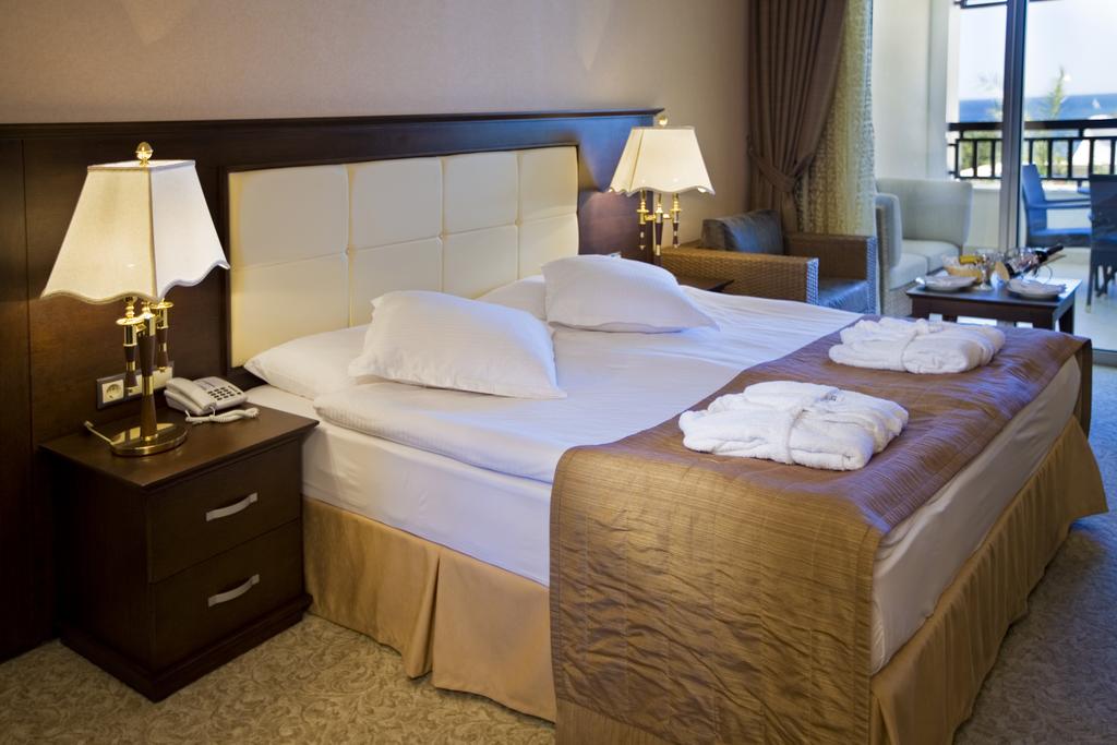 Hotel reviews Latanya Park Resort